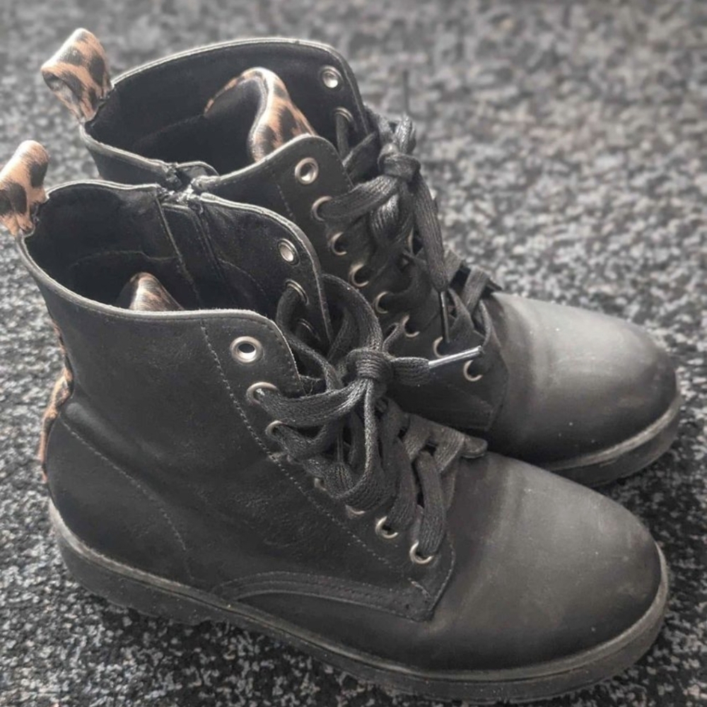 Black cheetah boots
